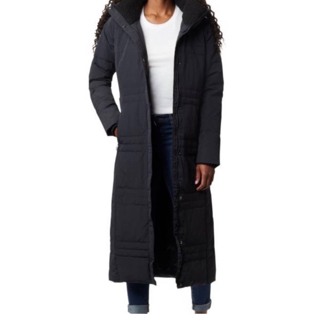 Woman’s long black Columbia winter jacket size LG